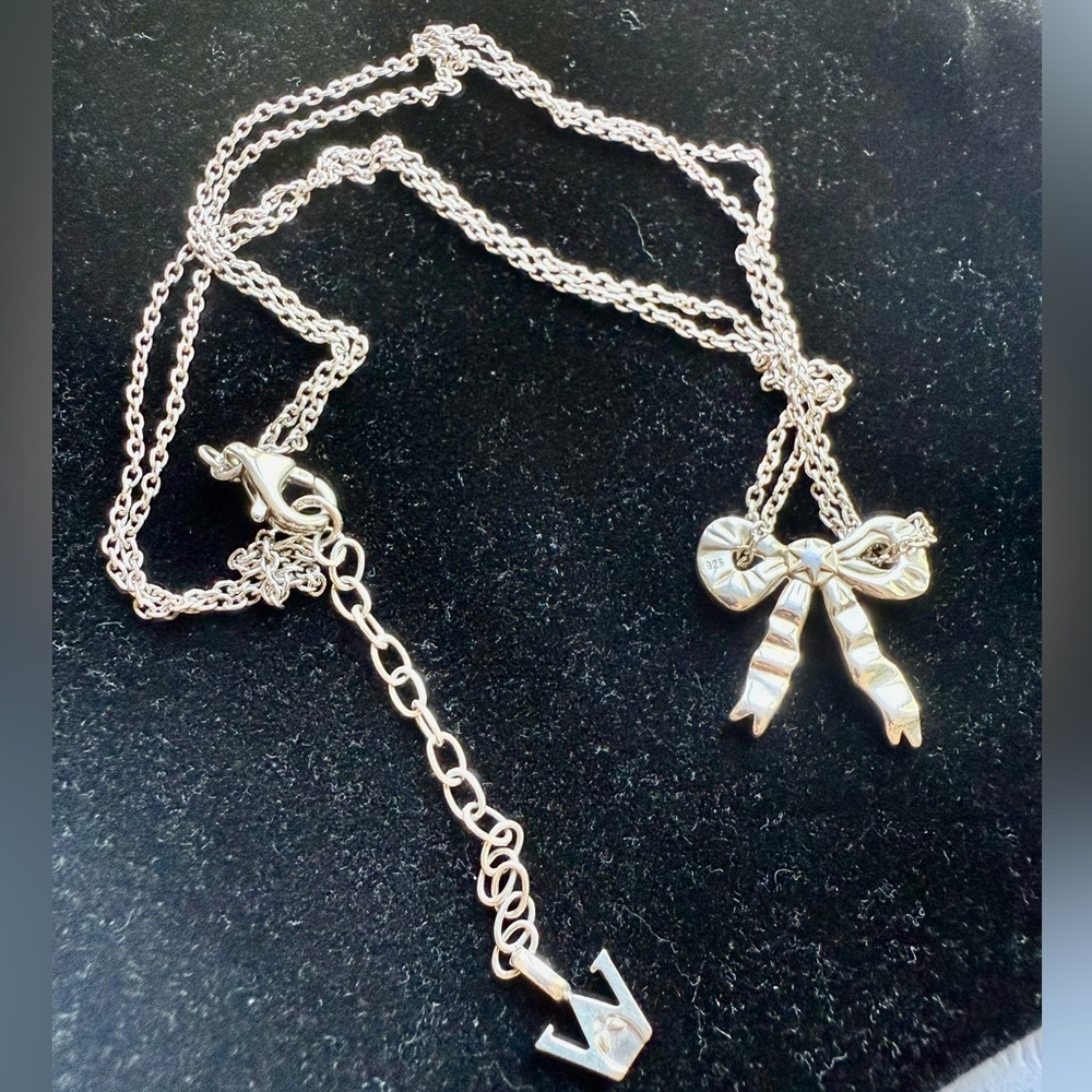 Authentic Wedgwood Silver Bow Pendant Necklace